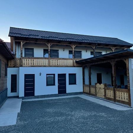 Готель Casa De Langa Padure Сигіт Екстер'єр фото